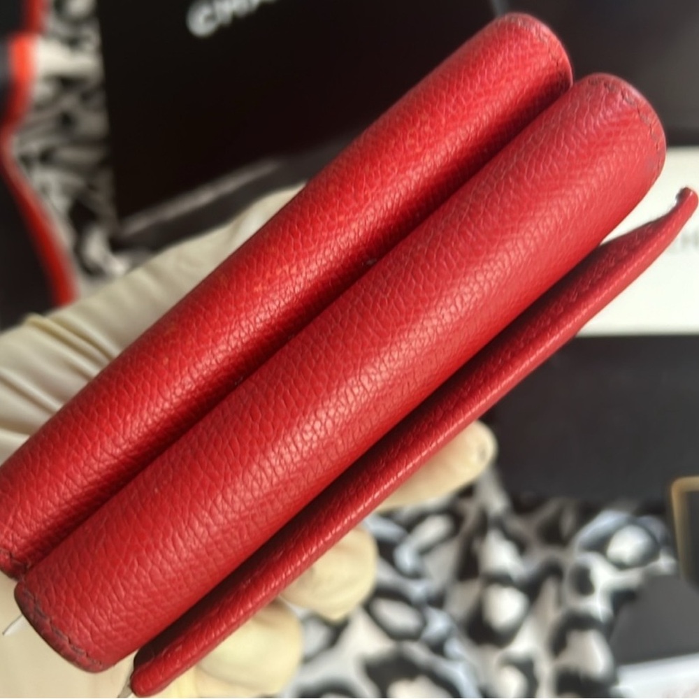 Red Chanel wallet - Picture 2 of 4